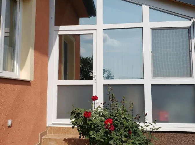 Berkenye Pihenohaz * Шарвар