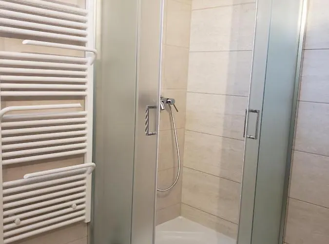 Berkenye Pihenohaz * Шарвар