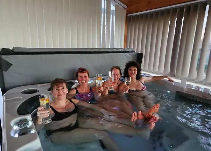 Berkenye Pihenohaz * Шарвар